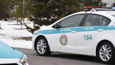 ЧП в Алматы: подозреваемый мужчина покончил с собой в полицейской машине