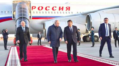 Путин прилетел в Кыргызстан для участия в саммите СНГ 