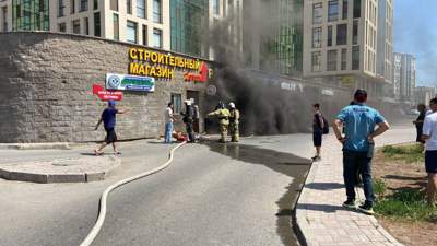 Пожар разгорелся в паркинге столичного ЖК