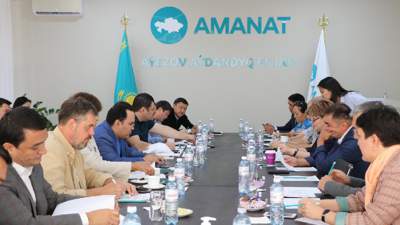 Эксперты внесли предложения к проекту новой политической платформы Amanat