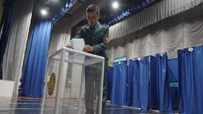 Личный состав военного вуза участвует в выборах президента Казахстана