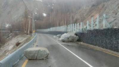 Контролируемый камнепад напугал алматинцев, фото - Новости Zakon.kz от 07.11.2023 16:44