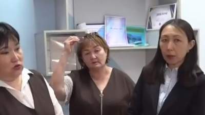 Сельских учителей в ЗКО принуждали вернуть долг по зарплате