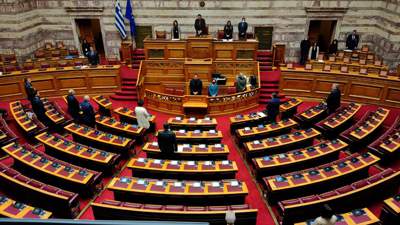 Президент Греции распустил