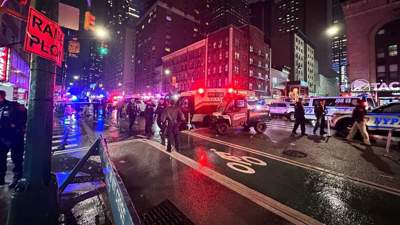 19 летний парень с мачете напал на полицейских в центре Нью-Йорка