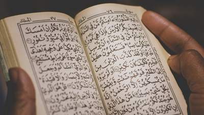 Тысячи мусульман вышли на акцию против сожжения Корана в Швеции 