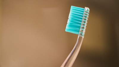 Как часто нужно менять зубную щетку, фото - Новости Zakon.kz от 17.10.2023 11:52