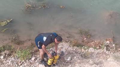 Девочка упала с трубы в реку и утонула в Шымкенте  