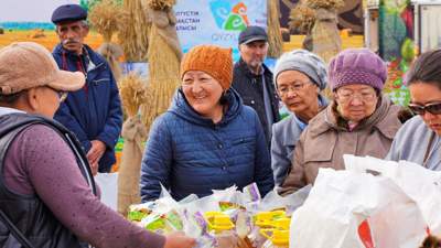 Ярмарка сельхозпроизводителей проходит в столице, фото - Новости Zakon.kz от 08.10.2022 17:52