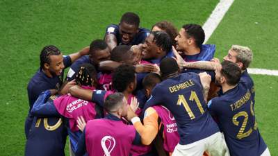 Франция президенті ұлттық құрама ойыншыларын финалға шығуымен құттықтады