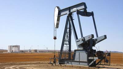 Министры стран ОПЕК+ решили добывать нефть в октябре на августовском уровне 