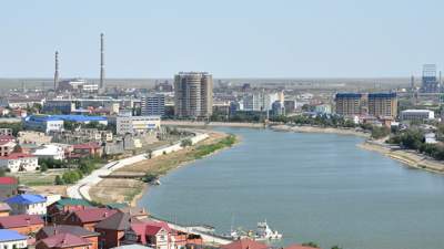 Два прогулочных катера столкнулись на реке Урал в Атырау