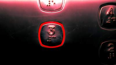 Лифт упал в Нур-Султане