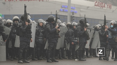 солдаты, полиция Казахстана