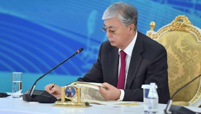 Мемлекеттік наградалар, "Қазақстанның Еңбек Ері"