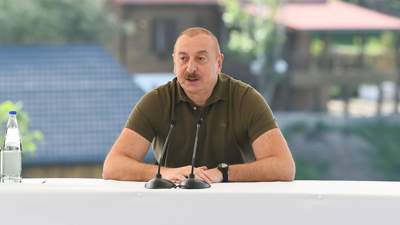 Потребовал от жителей Карабаха подчиниться законам Азербайджана