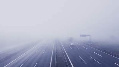 автодорога, ограничение движения, туман