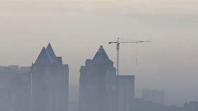 Повышенное загрязнение воздуха ожидается в двух городах Казахстана 
