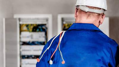 Погибшим на электроопоре в Алматы оказался не электрик 