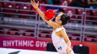 Казахстанская гимнастка Эльжана Таниева стала серебряным призером кубка мира