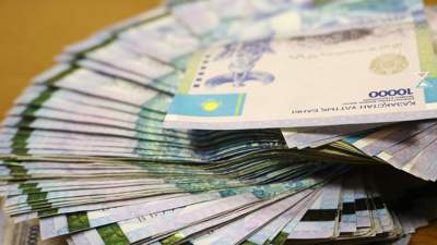 Сколько казахстанцев зарабатывают больше 1,5 млн тенге в месяц