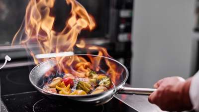 Официант поджег ресторан во время подачи еды в Мадриде