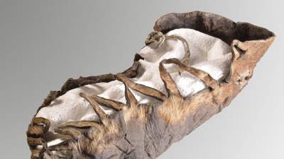 Археологи нашли детскую обувь, которой 2 тысячи лет 