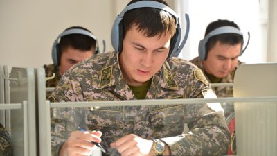 Военнослужащий, армия