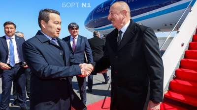 Ильхам Алиев прибыл в Казахстан с официальным визитом