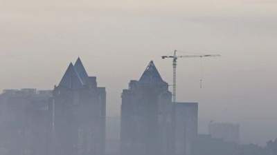 Повышенное загрязнение воздуха ожидается в двух мегаполисах страны 