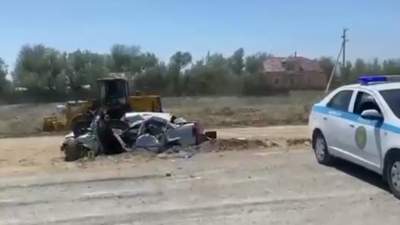 В Туркестанской области в страшном ДТП погибли три человека