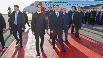 Президент Туркменистана прибыл в Астану 