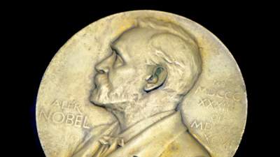 Нобелевскую премию по медицине дали за разработку вакцин от COVID-19