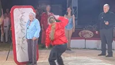 В Великобритании 99-летняя женщина стала мишенью для метателя ножей в цирке