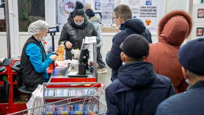 Казахстанцам пообещали не допустить резкого роста цен на продукты перед Новым годом