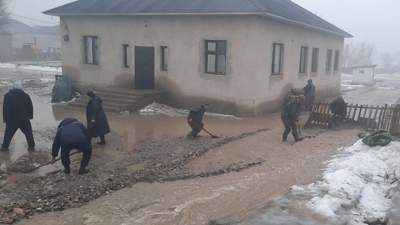 Улицы и дворы подтопило в Туркестанской области