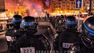 150 полицейских пострадали во время протестов во Франции 