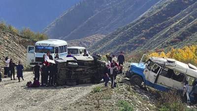 Два туристических автобуса столкнулись в Алматинской области 