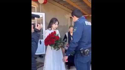 Видео со сватовства участкового взбудоражило Казнет , фото - Новости Zakon.kz от 20.10.2023 16:41