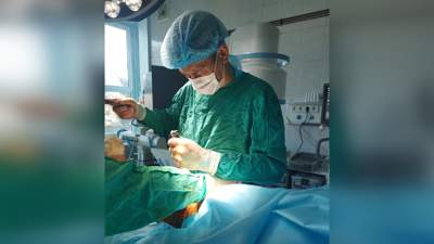 Алматинские травматологи поставили на ноги пациентку, у которой случился перипротезный перелом бедра
