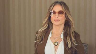 54-летняя Дженнифер Лопес в прозрачном платье произвела фурор