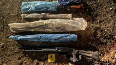 В Таразе возле речки полицейские нашли мешок с оружием 