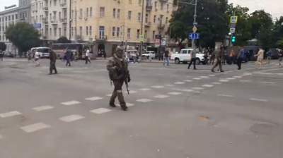 Жителей Ростова просят отойти от штаба ЮВО из-за прибытия спецназа "Ахмат"