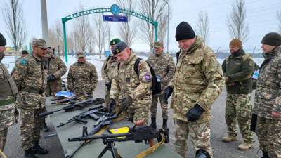 Посетили воинские части Казахстана