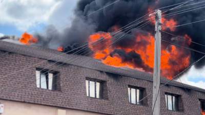 В Актобе из детского сада эвакуировали 40 человек из-за крупного пожара