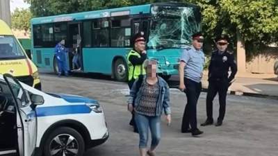 Два автобуса столкнулись в Караганде: пострадал пешеход и три пассажира