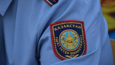 Сорвал погоны и избил полицейского: пьяный мужчина устроил потасовку в кафе Павлодара
