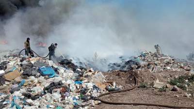 Полторы недели тушат мусорный полигон в Кокшетау 